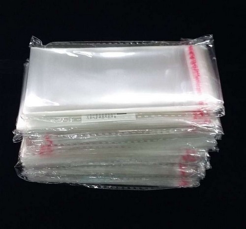 saquinhos plásticos com adesivo